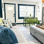 Charming Bungalow Centrally Located In Tampa