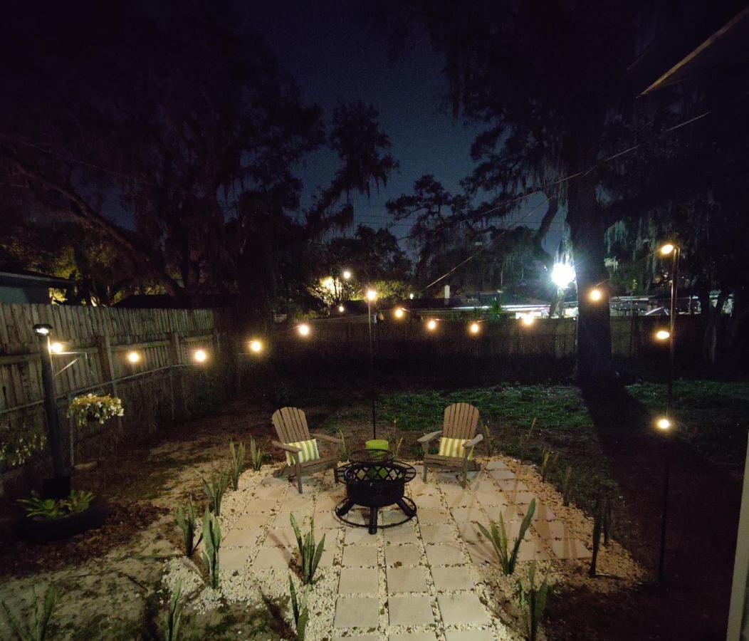 Charming Bungalow Centrally Located In Tampa Villa